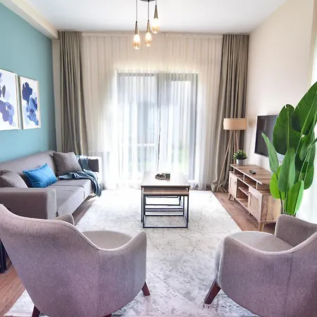 Spacious 2br With Garden- Long Term Rent * 伊斯坦布尔